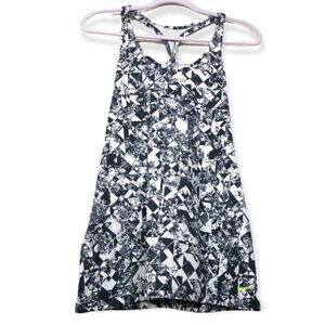 🔥 Nike Geometric Print Black & White Workout Tank Top